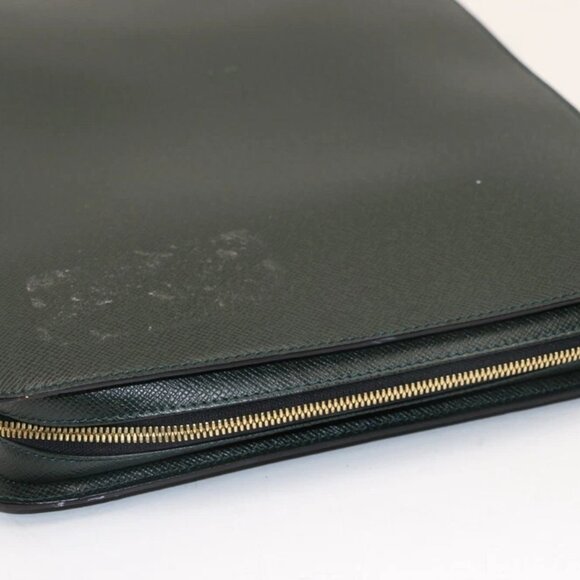 Louis Vuitton Sui Taiga Green Epicea Leather Canvas Bag - Picture 10 of 14